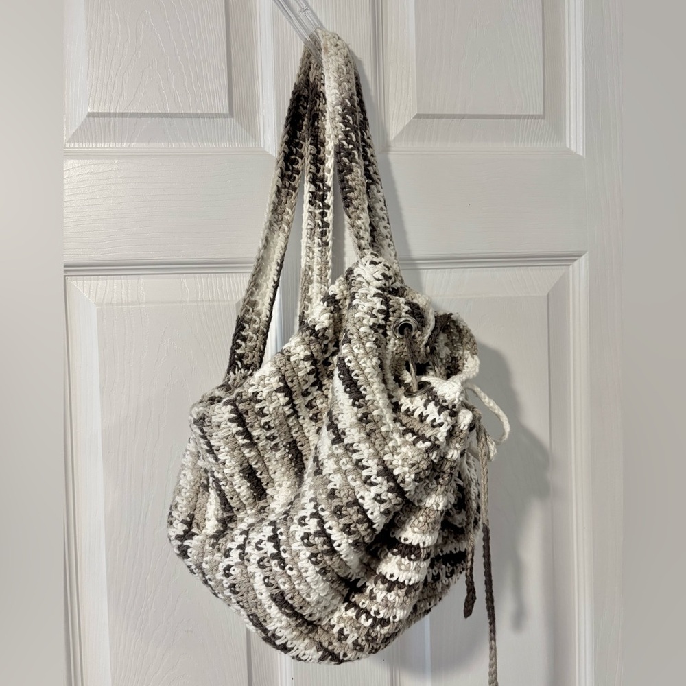 🔸 Handmade Crochet Draw String Backpack - Picture 3 of 5